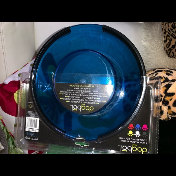 Brand new DOG BOL dog dish NWT 100% polycarbonate - Picture 3 of 4